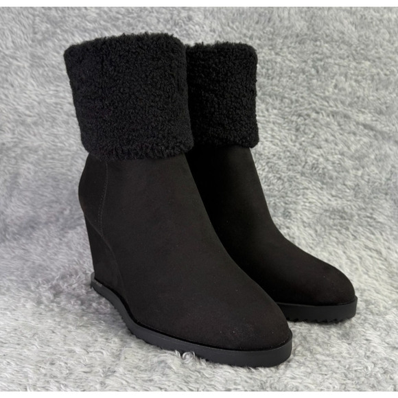 DKNY Powell Wedge Bootie Women's Black Ankle Boot Faux Shearling Size 6.5 - Picture 1 of 12
